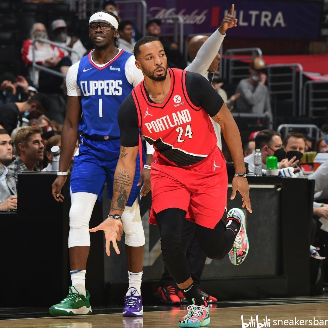 试图在安菲 试图在安菲